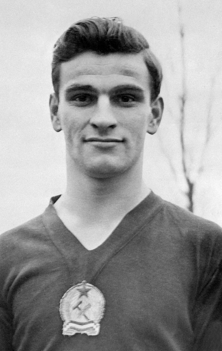 Portrait taken 27 October 1956 of forward Sandor Kocsis who played for Hungary's national soccer team. Kocsis and his teammates reached the World Cup final losing to Germany (2-3) 04 July 1954 in Bern (Switzerland). Kocsis finished the tournment with a record of 11 goals.   AFP PHOTO/INTERCONTINENTALE (Photo credit should read STAFF/AFP via Getty Images)